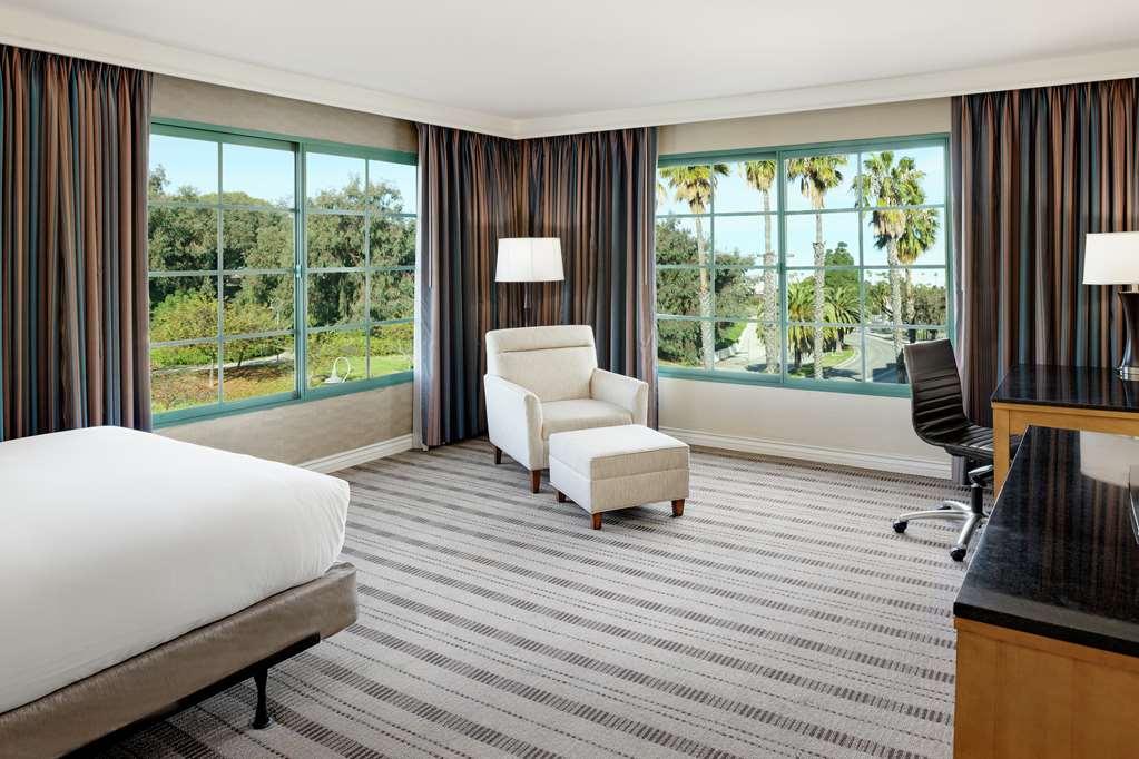 Doubletree By Hilton San Pedro